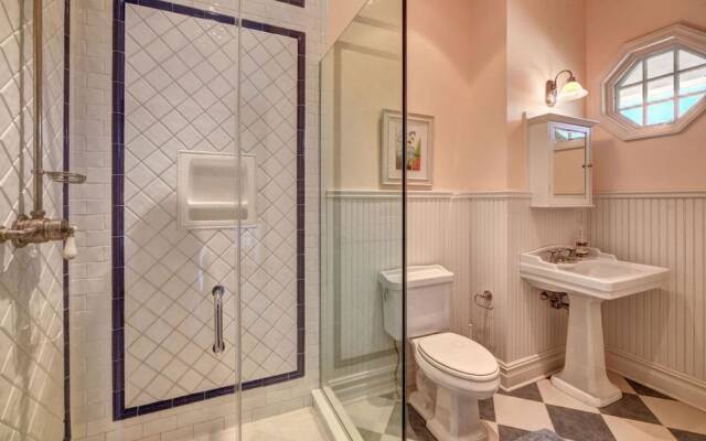 Villa Halsey -beautifully Landscaped 7 Bed