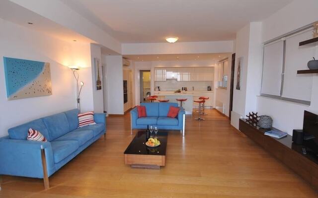 Theseus Beach Apartment