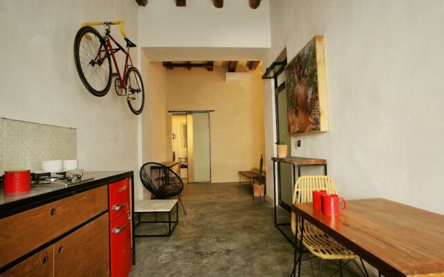 FIXIE LOFTS - Colonial Villa Suites with Pool