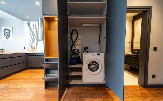 Classy, modern furnished residence-7/24 security ( benesta 64 )