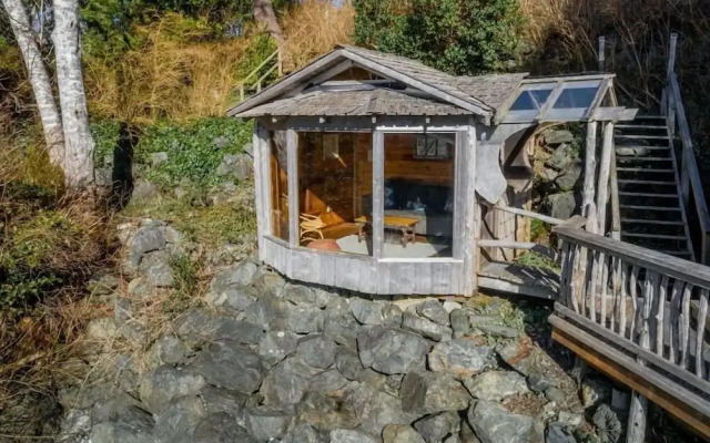 Tofino Oceanfront Hotel Suite