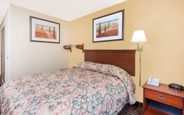 Super 8 by Wyndham La Vale/Cumberland Area