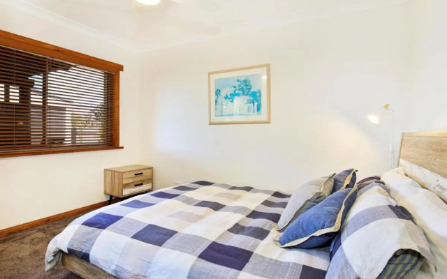 Shores - Pet-Friendly - 1 Min Walk to Beach