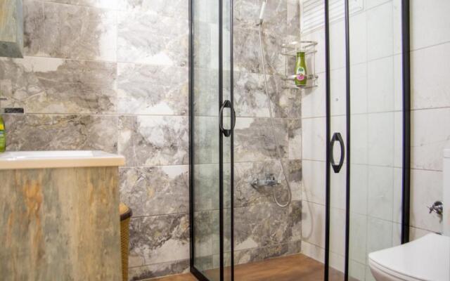 Vibrant and Central Flat in Karsiyaka Near Sea