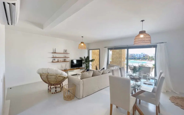 Xuru Stays I Charming & Beautifully Styled 3bdr @ Swan Lake Gouna