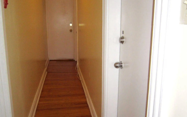 Spadina 11 Guesthouse