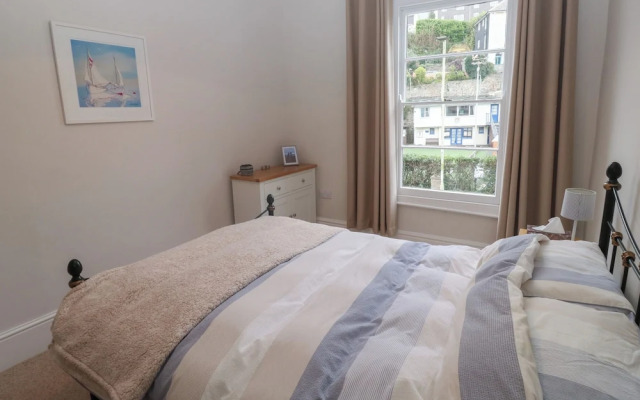 The English School, Flat 2
