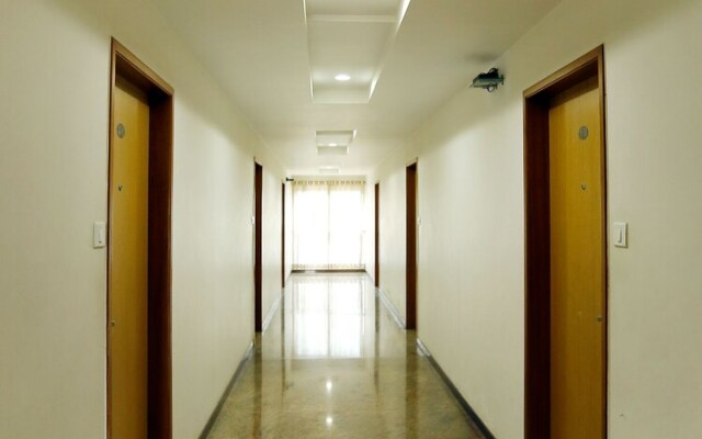 OYO 381 Hotel Sybaritic Suites Gachibowli