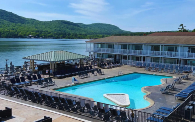 The Georgian Lakeside Resort