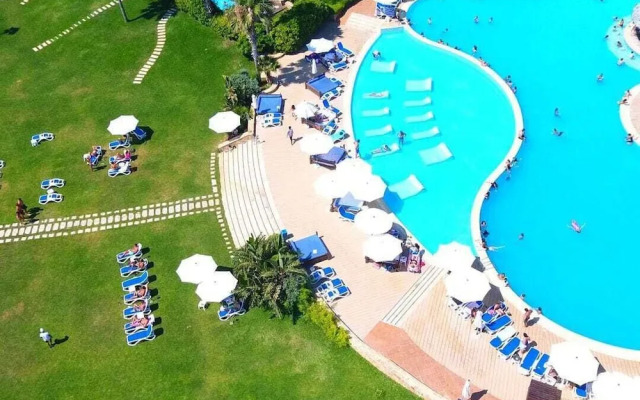 Turquoise Beach Resort