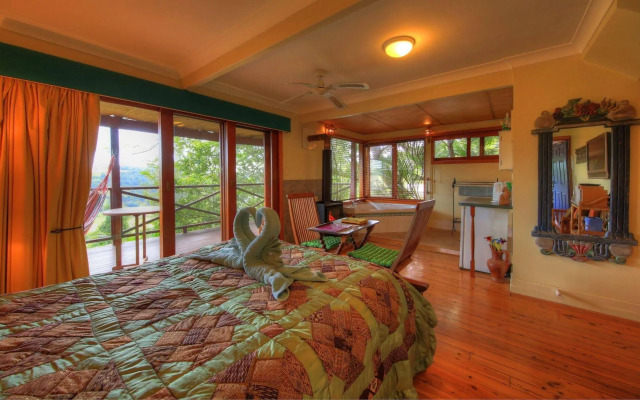 Maleny Tropical Retreat Balinese B&B