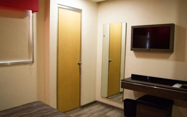 Hotel Dharma