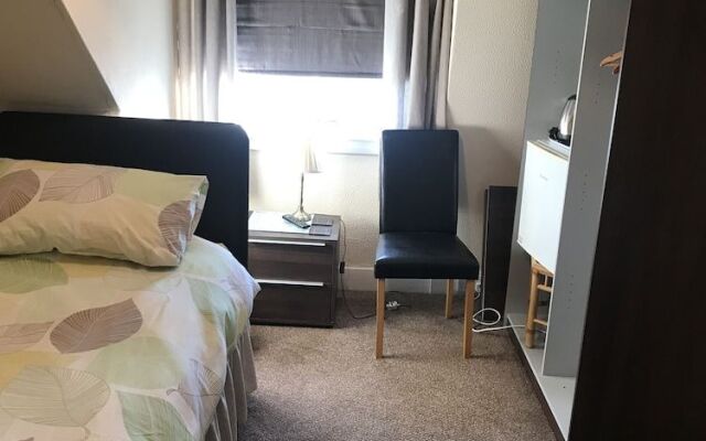 Roselodge Guest House