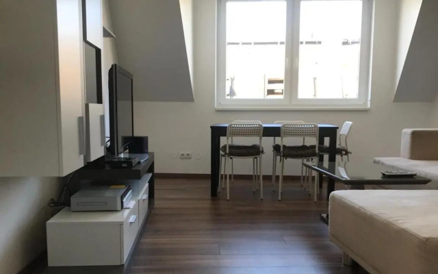 SUNNY VIENNA by JR City Apartments