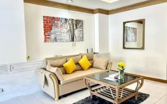 Patong Beach Gardens - Pool, Fast Wifi, Smart TVs