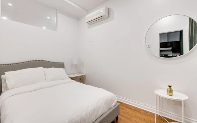 M11 Beautiful Cozy 2BR w AC Perfect Location