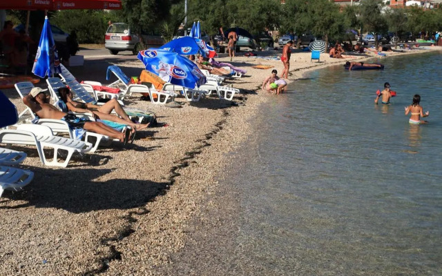 Apartments by the sea Vinisce, Trogir - 5229