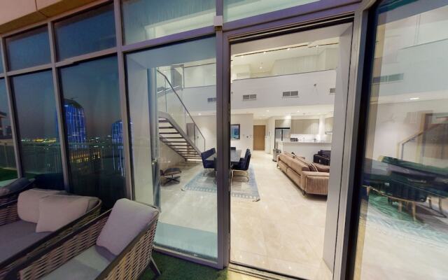 4 Maid Penthouse Panoramic Views in Dubai Creek Harbour