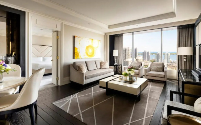 The Ritz-Carlton, Toronto