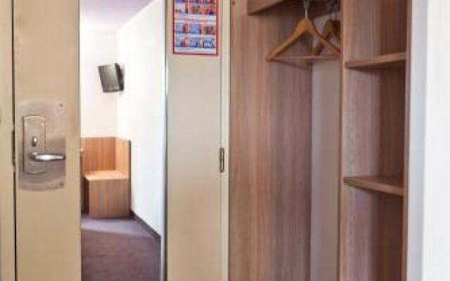 Brit Hotel Rouen Sud / Val De Reuil