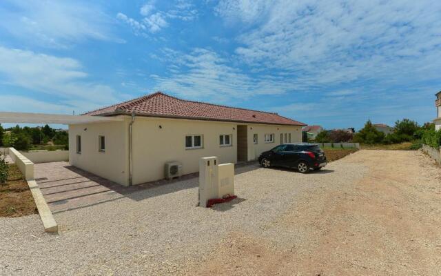 Luxury villa with pool near the beach 2