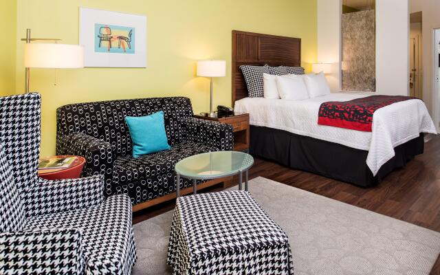 Hotel Indigo Columbus Architectural Center by IHG
