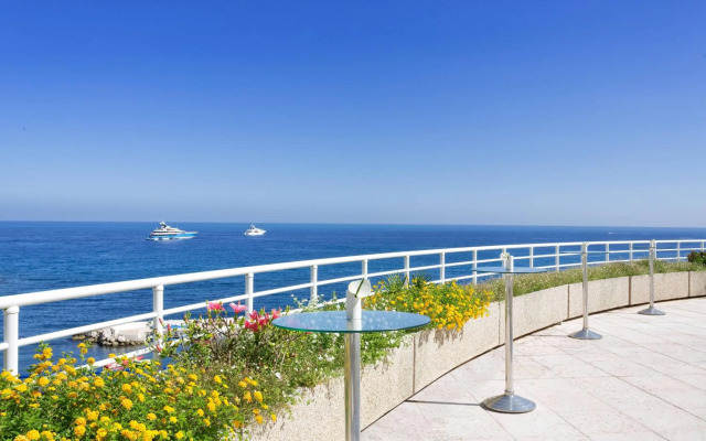 Le Meridien Beach Plaza