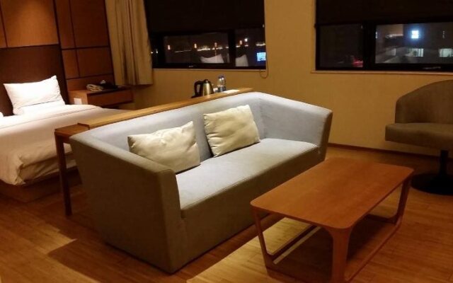 Starway Hotel Shanghai Songjiang Stadium