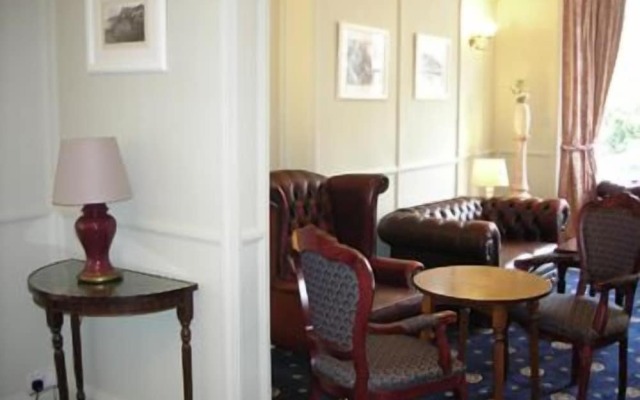 Eversley Hotel