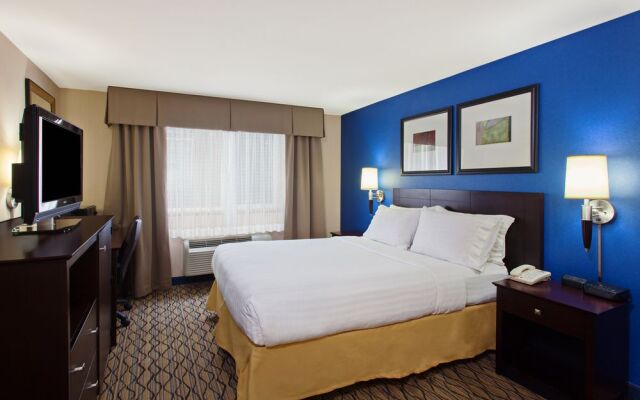 Holiday Inn Express Hotel And Suites City Center