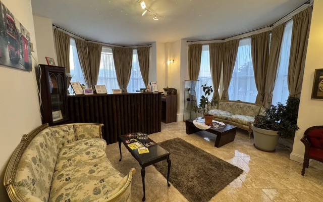 Carlton Courth Hotel Eastbourne