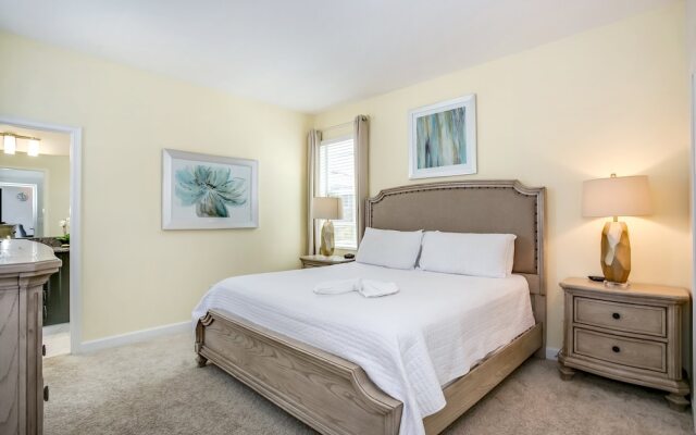 5 Bdrm Gated Golf Community Villa