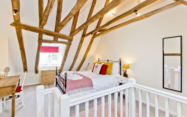 Abbey Nest