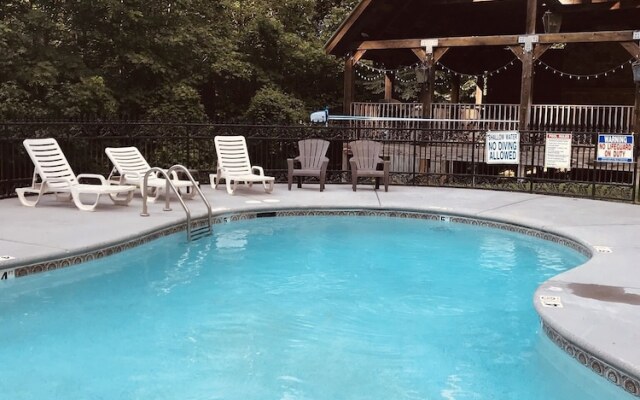 Blessed Nest 1 Bedroom Cabin by RedAwning