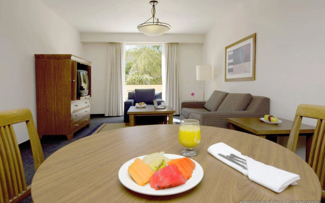 Fiesta Inn Express San Luis Potosí Oriente