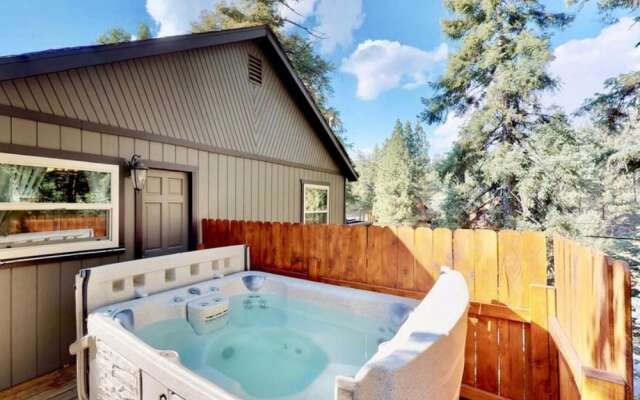 Moonridge Treetop Retreat