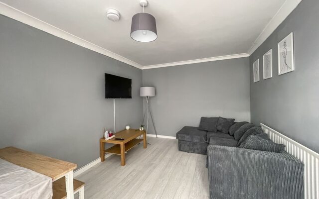 Impeccable 2-bed Home Close to City Centre!!