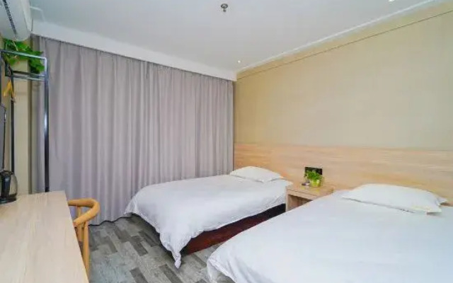Huihe Hotel (Shanghai Wusongkou International Cruise Port Branch)