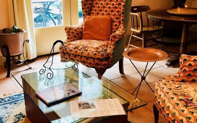 Auberge de Seattle, French Country Inn