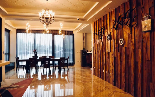 Qian Qian Riverside B&B