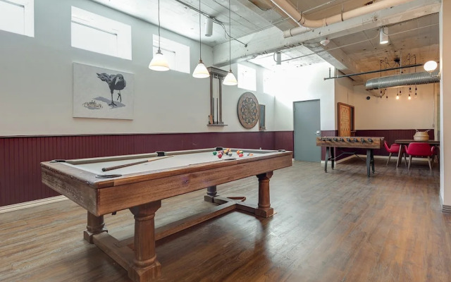 Brand New Stunning Unit Downtown