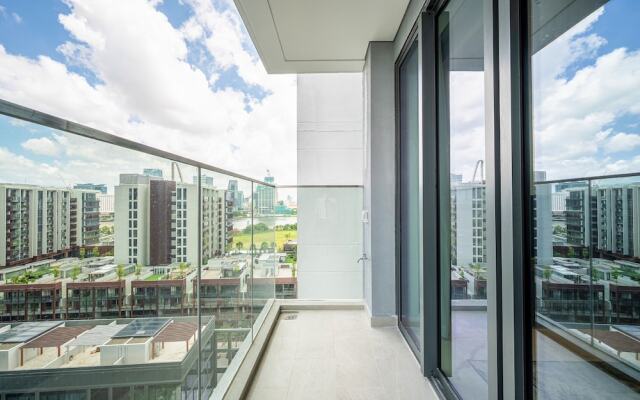 The Crest Residence Luxury by Metropole