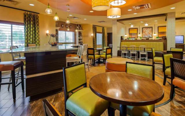 Best Western Plus Tupelo Inn & Suites