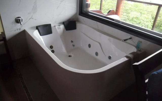 Maleny Tropical Retreat Balinese B&B