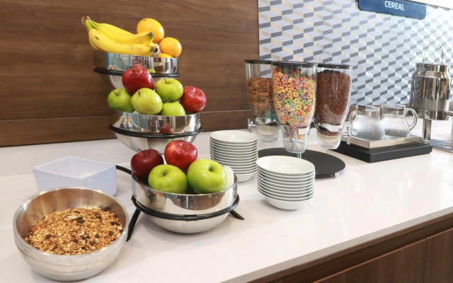 Holiday Inn Express Monterrey Fundidora by IHG