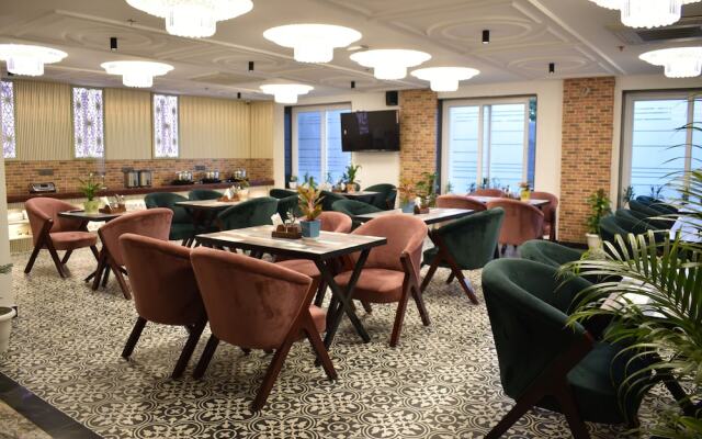 Lime Tree Hotels & Banquet Greater Noida