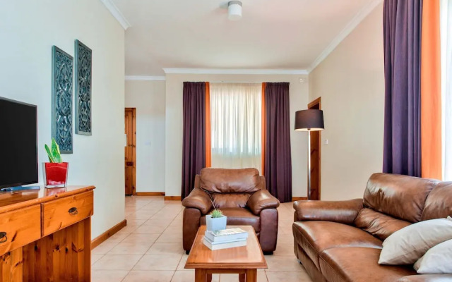 Villa Gardenia - 5 Bedroom Holiday Villa With Pool