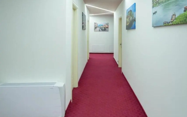 Hotel Emigranti 2