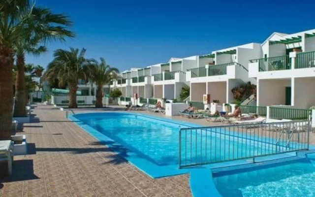 Los Gracioseros Apt 207