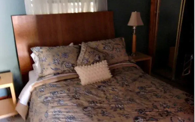 European Guest House - Biscayne